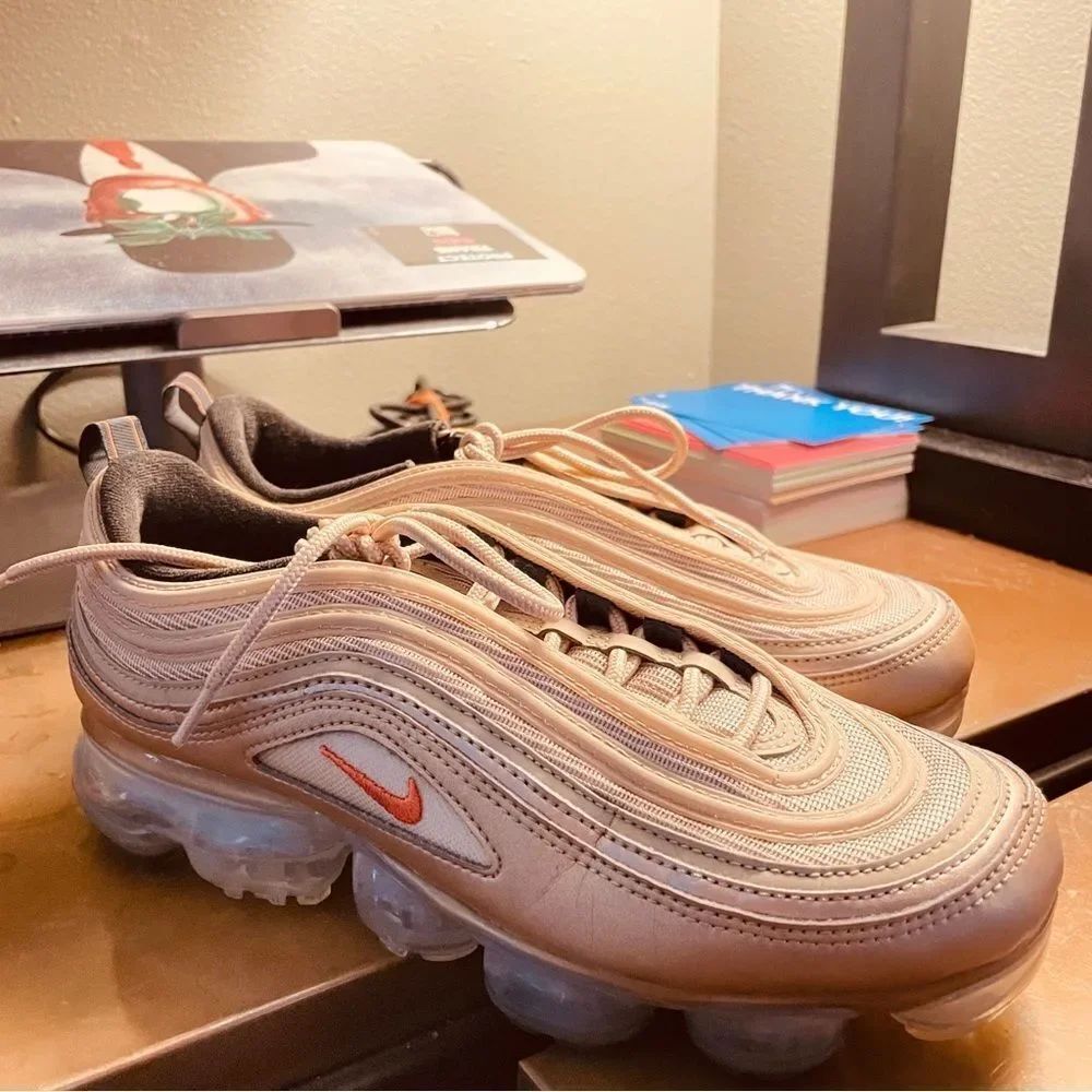 Womens Nike Air Vapormax '97 "Gold bullet" AO4542 902 Vintage Coral 8.5 US 40 EU